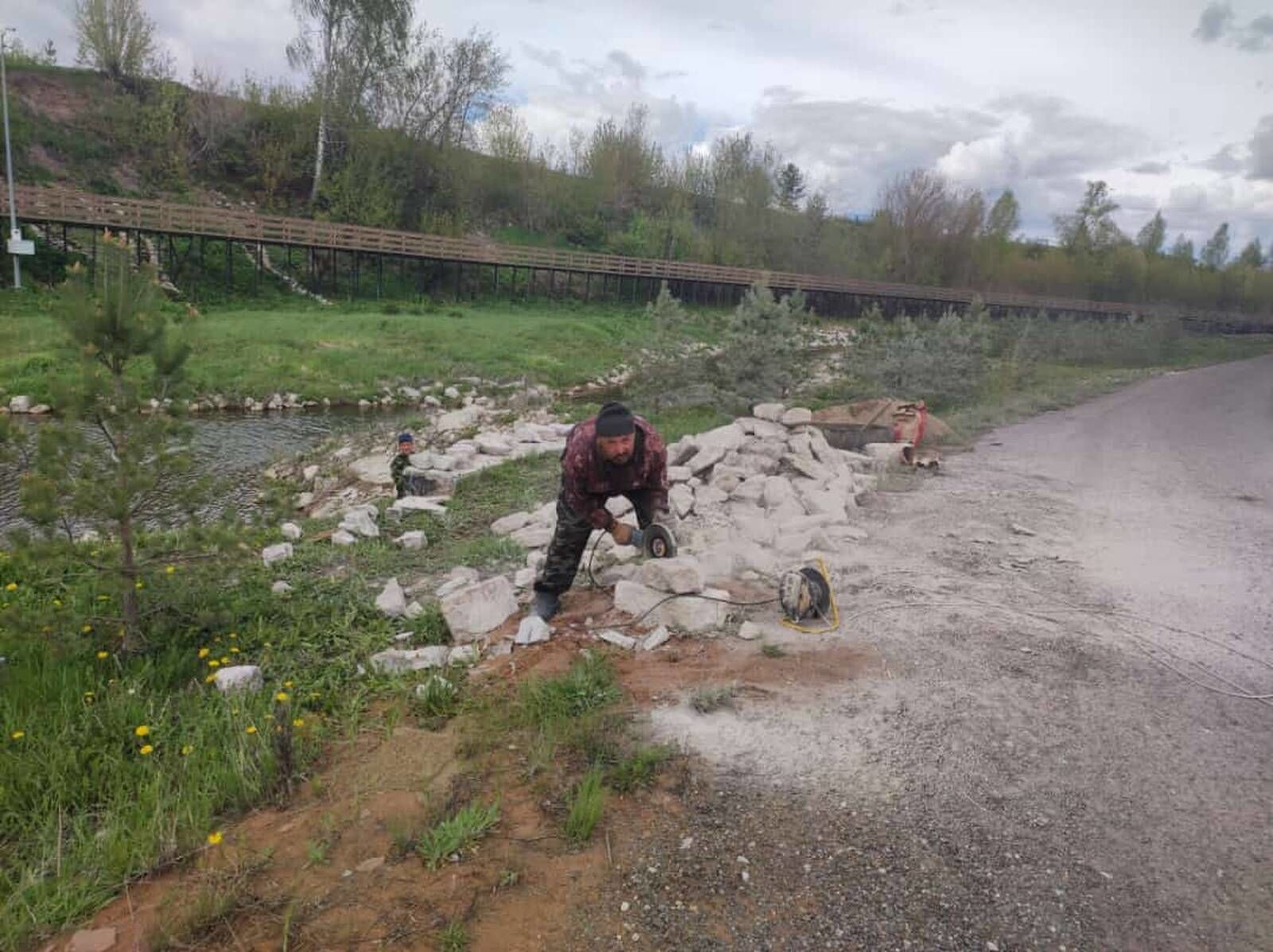 "Ямьле Саба" яр буенда зонасында төзекләндерү эшләре дәвам итә