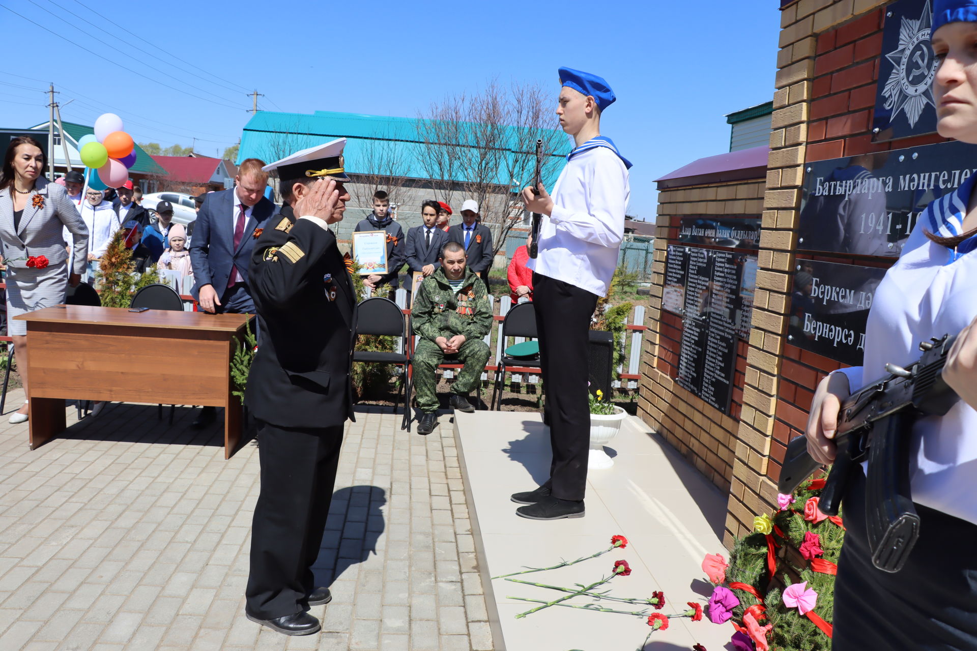 Төбәк авылында Бөек Ватан сугышында һәм Җиңү белән кайтып вафат булганнар истәлегенә обелиск ачылды [фоторепортаж]