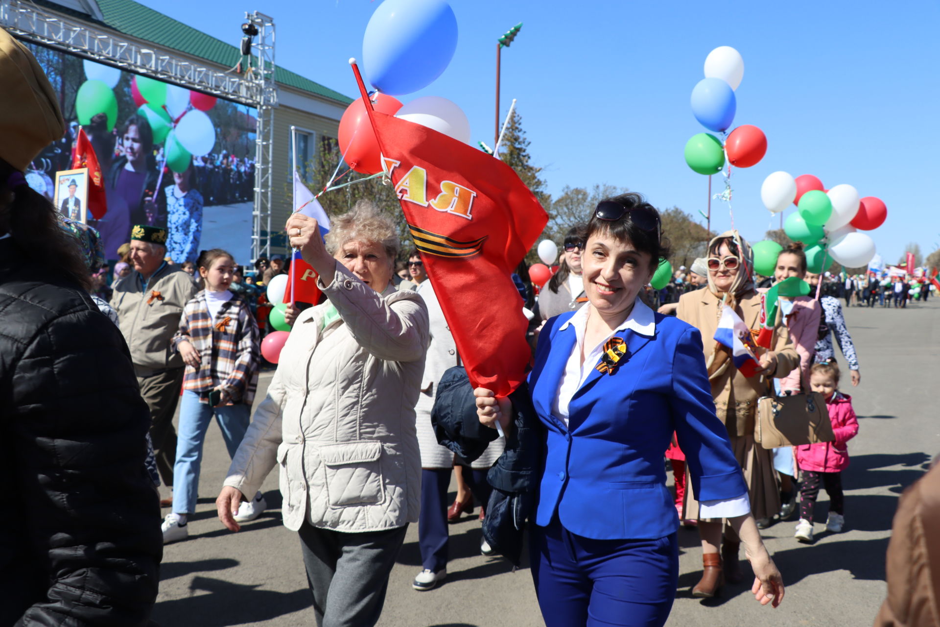 Байлар Сабасында Бөек Җиңүнең 77 еллыгына багышланган бәйрәм парады узды [фоторепортаж]