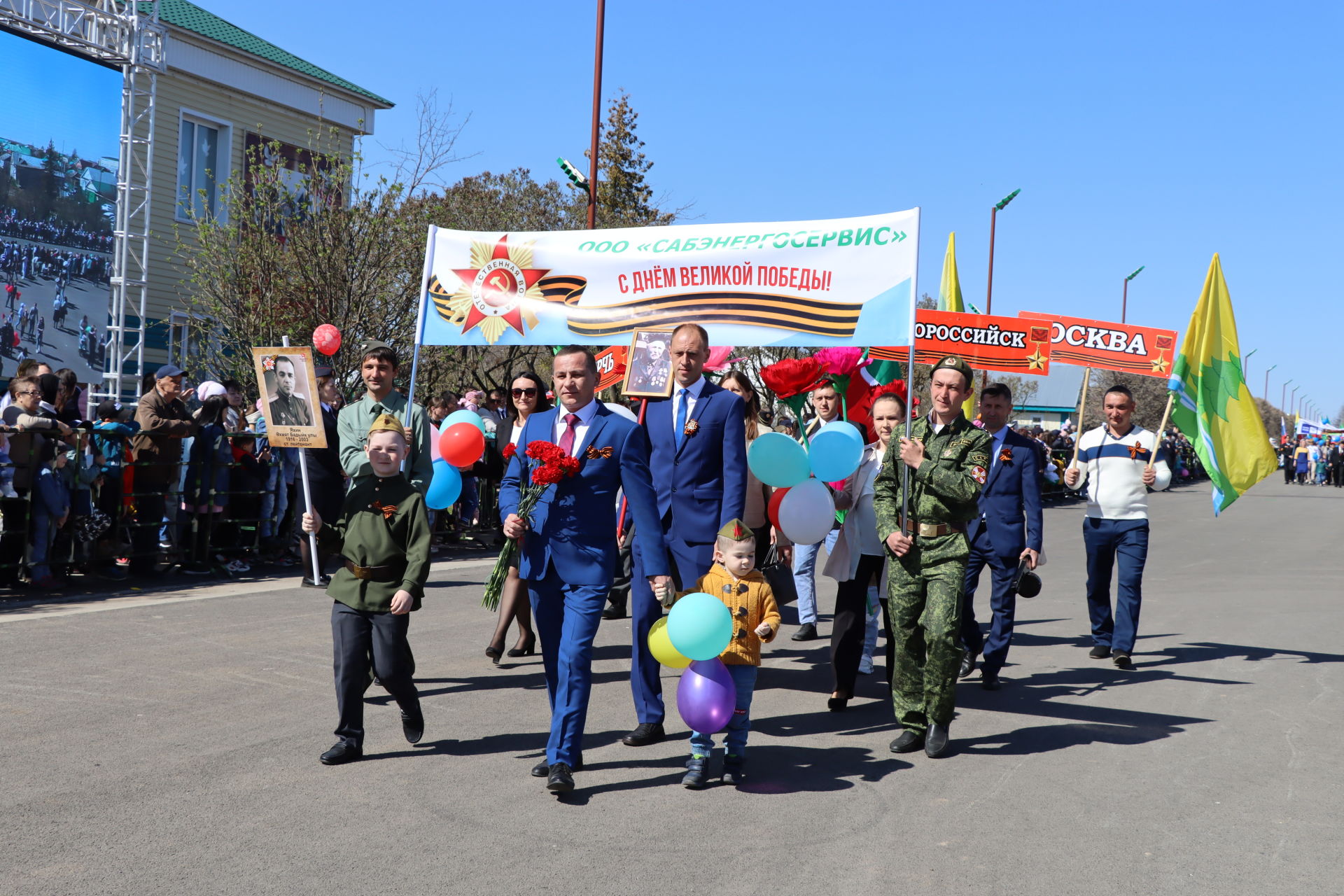 Байлар Сабасында Бөек Җиңүнең 77 еллыгына багышланган бәйрәм парады узды [фоторепортаж]