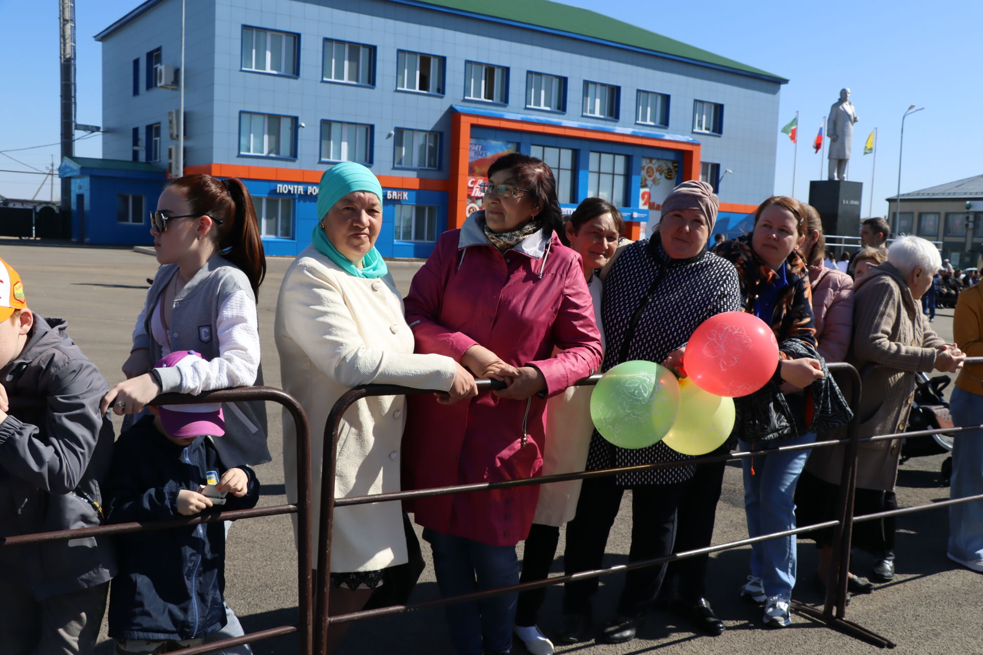 Байлар Сабасында Бөек Җиңүнең 77 еллыгына багышланган бәйрәм парады узды [фоторепортаж]