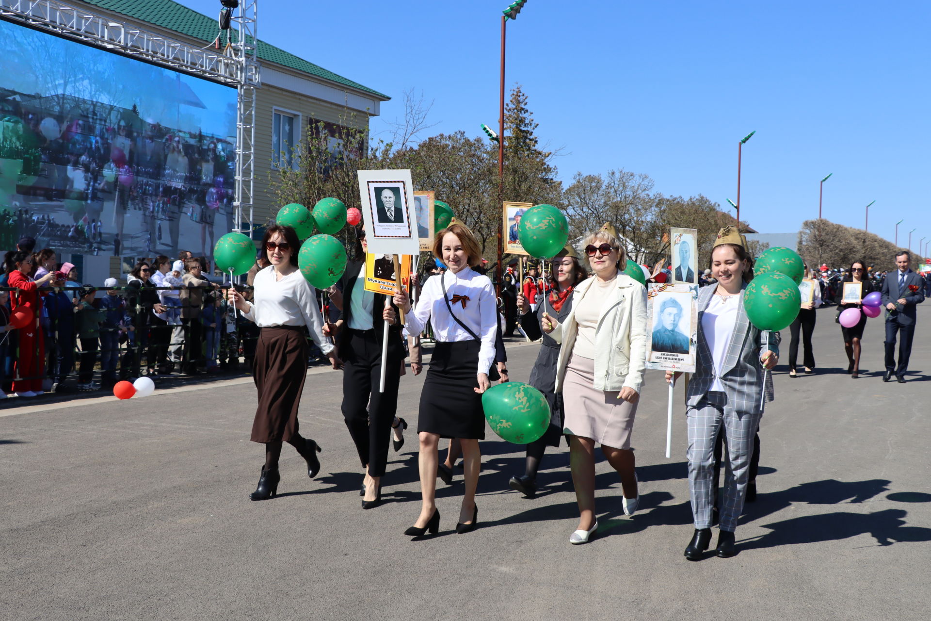 Байлар Сабасында Бөек Җиңүнең 77 еллыгына багышланган бәйрәм парады узды [фоторепортаж]