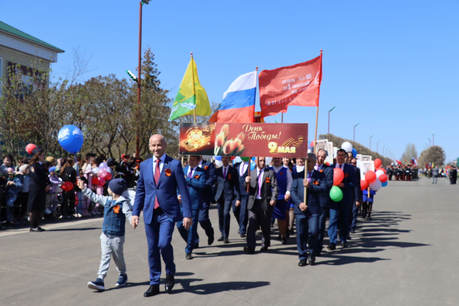 Байлар Сабасында Бөек Җиңүнең 77 еллыгына багышланган бәйрәм парады узды [фоторепортаж]