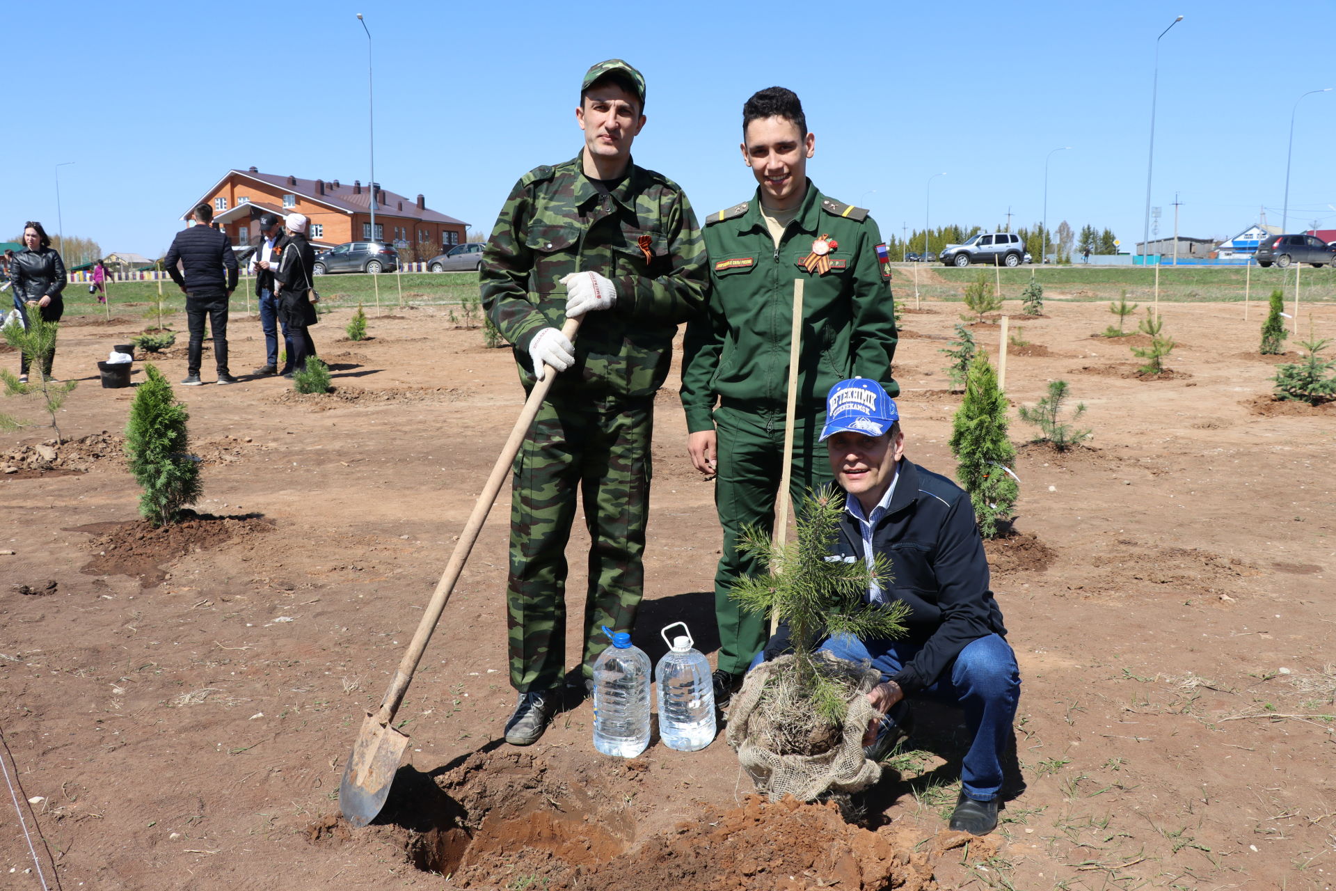 Бөек Җиңүнең 77 еллыгы уңаеннан Сабада яңа "Хәтер бакчасы" барлыкка килде (фоторепортаж)