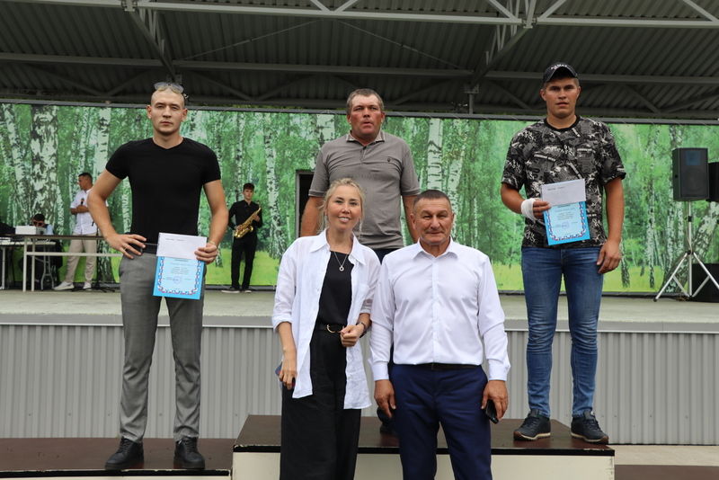 Бүген “Сабантуй” мәдәни-спорт комплексында район терлекчеләре  бәйрәме  булды (фоторепортаж)