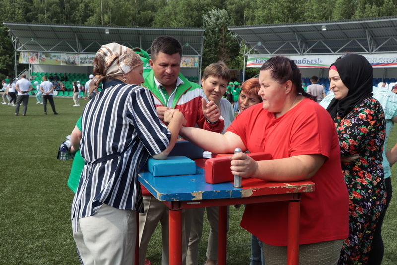 Бүген “Сабантуй” мәдәни-спорт комплексында район терлекчеләре  бәйрәме  булды (фоторепортаж)