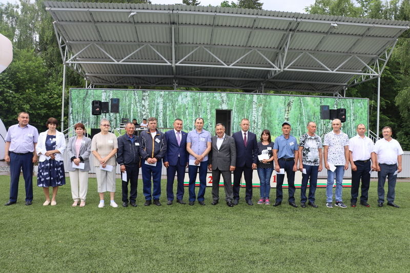 Бүген “Сабантуй” мәдәни-спорт комплексында район терлекчеләре  бәйрәме  булды (фоторепортаж)