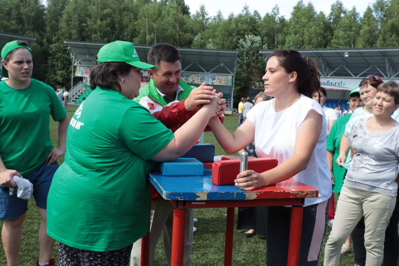 Бүген “Сабантуй” мәдәни-спорт комплексында район терлекчеләре  бәйрәме  булды (фоторепортаж)