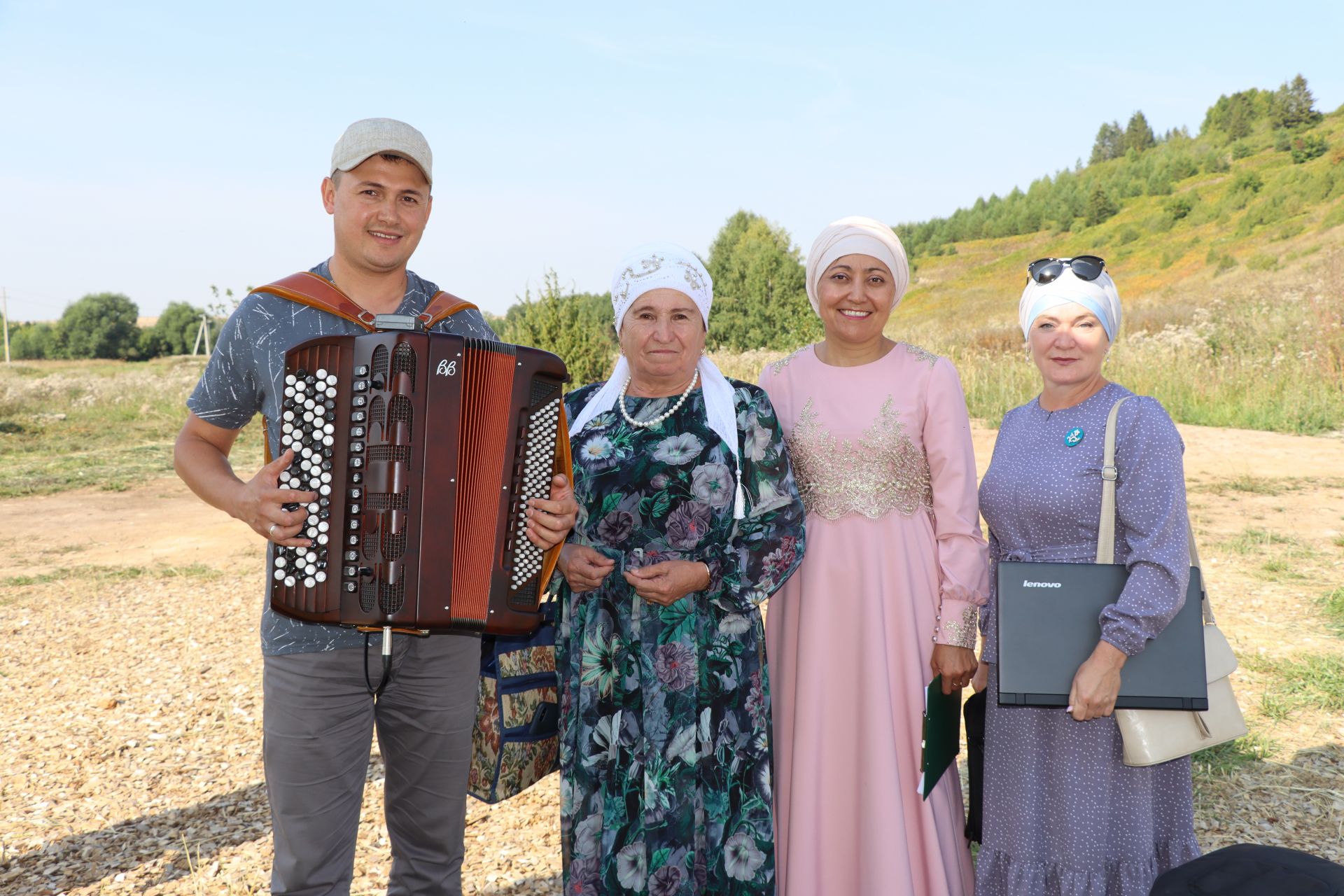 «Шөкер һәм уңыш» бәйрәме: ачылыш тантанасыннан ФОТОРЕПОРТАЖ