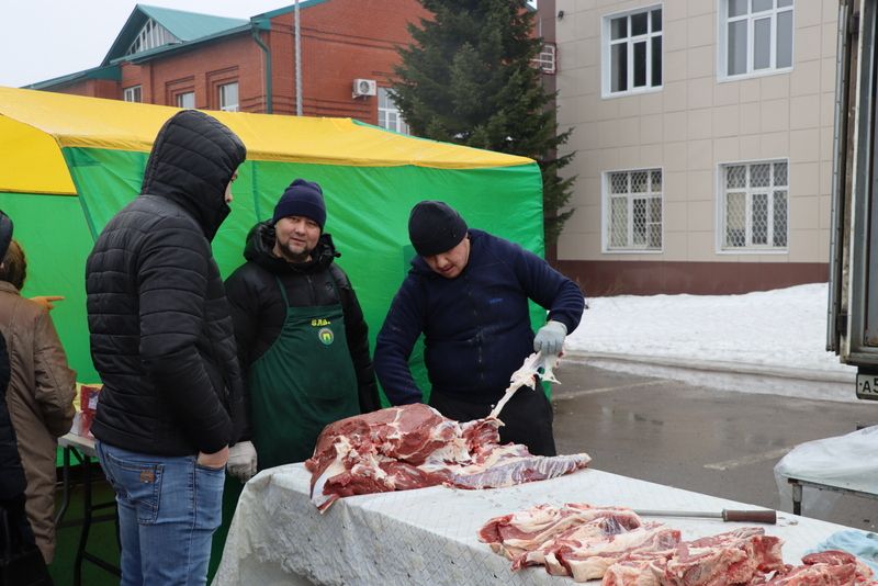 Әйдә киттек базарга, майлы ботка  ашарга, Нәүрүзбикә карарга