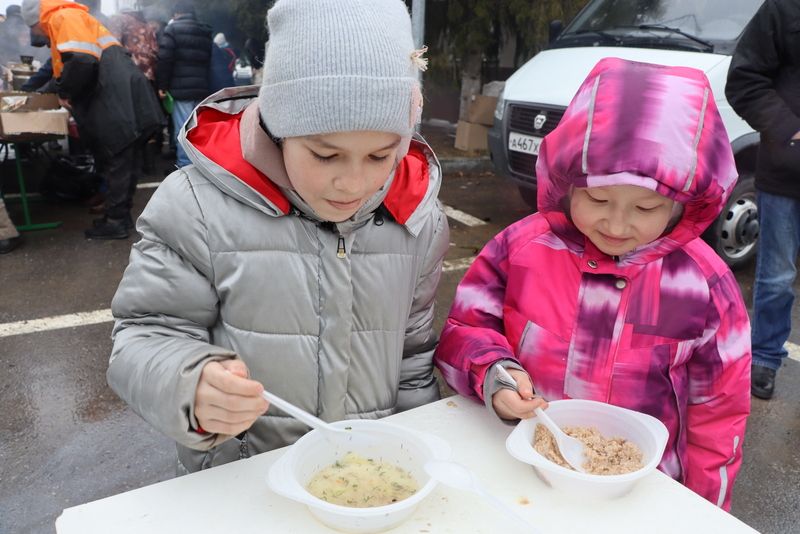 Әйдә киттек базарга, майлы ботка  ашарга, Нәүрүзбикә карарга