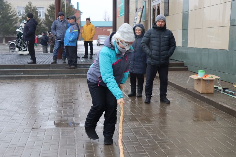 Әйдә киттек базарга, майлы ботка  ашарга, Нәүрүзбикә карарга