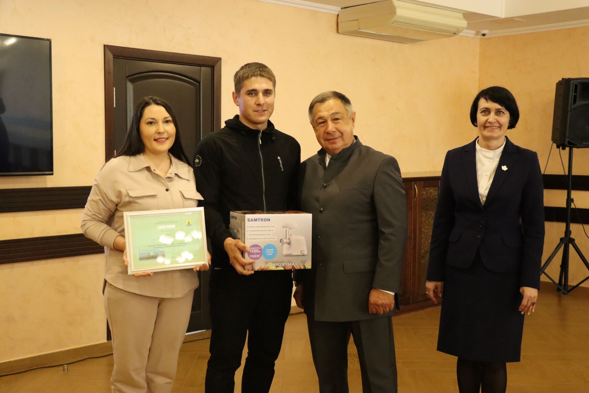 «Сабантуй» комплексында яшь гаиләләр өчен «Һәр гаилә - ул бөтен дөнья» чарасы узды