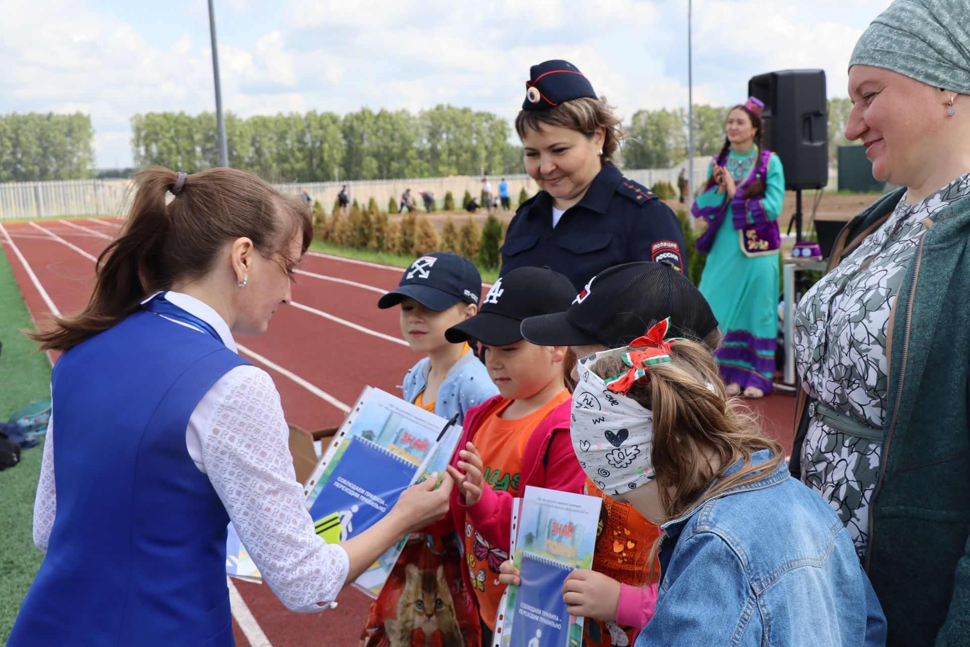 Сабада балалар бакчасында тәрбияләнүче  нәни райондашларыбыз өчен бәйрәм чарасы узды [ фоторепортаж]