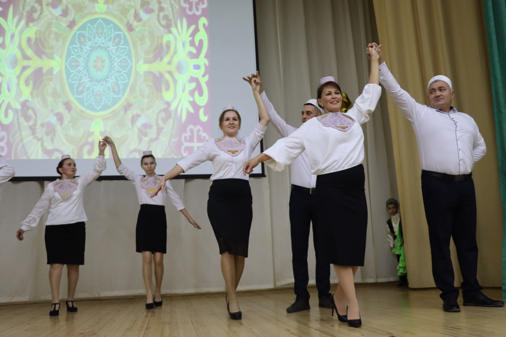 Сабада «Тату балалар бакчасы серләре» конкурсының финалистлары ачыкланды (фоторепортаж)