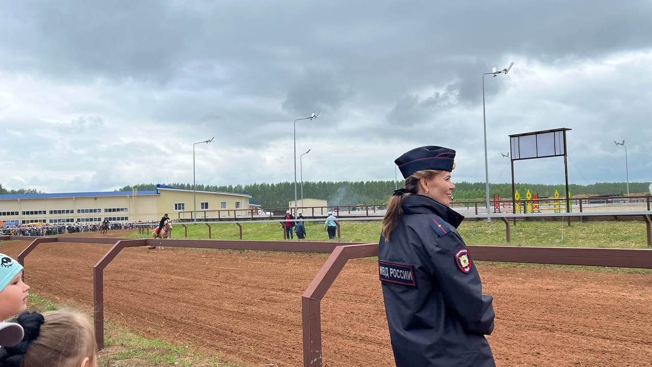 Саба Сабантуенда мәйдан янәшәсендә сәүдә гөрләде, балалар өчен махсус мәйданчыклар эшләде, аерым төр ярышлар да узды