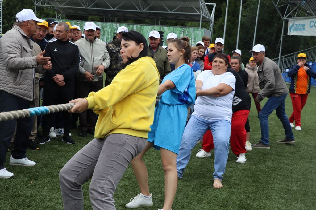 Терлекчеләр эштә батыр,  ялда  – ялкын