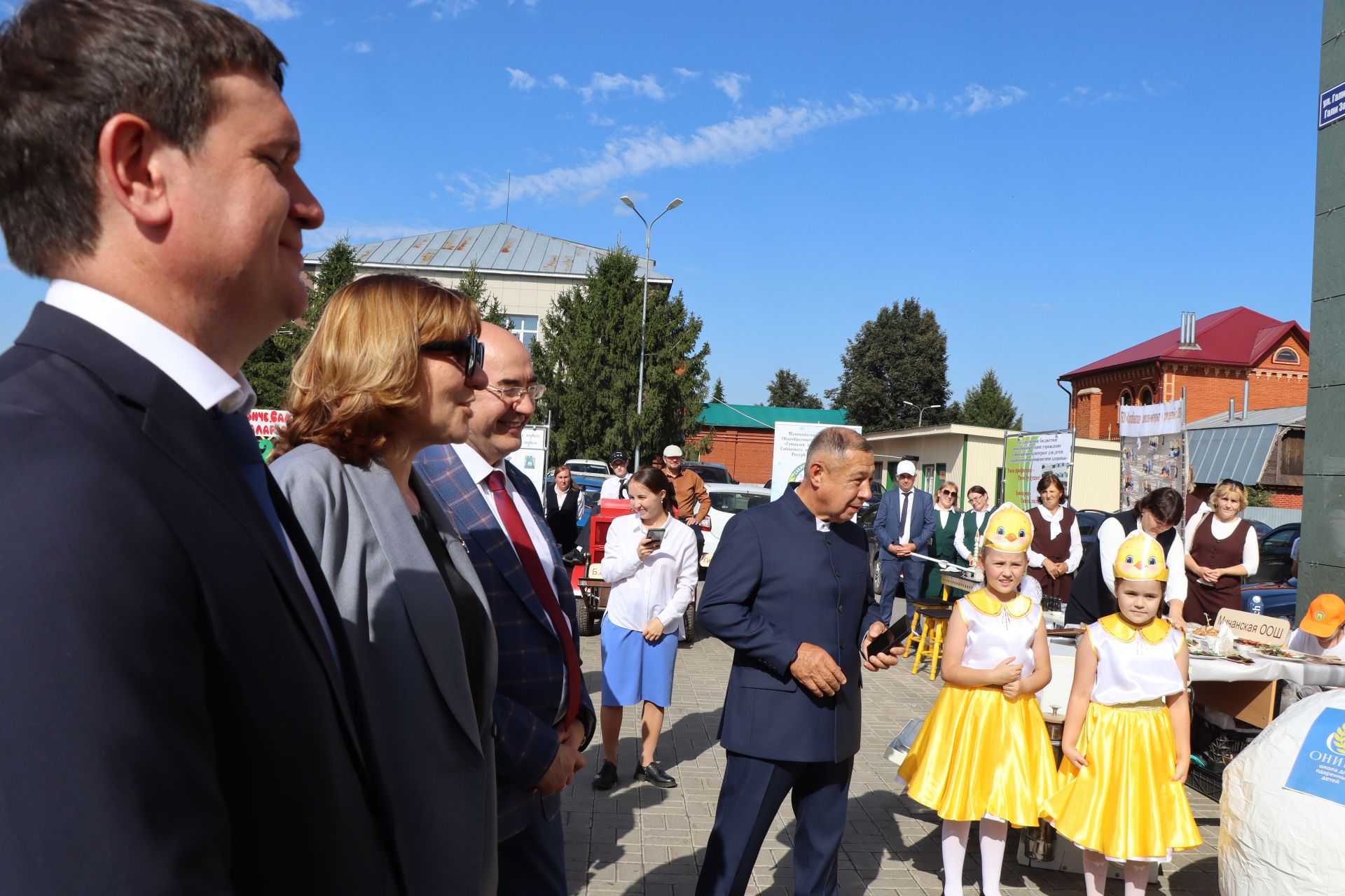 Сабада “Мәктәпкә җыенырга булыш!”  акциясе узды (фоторепортаж)