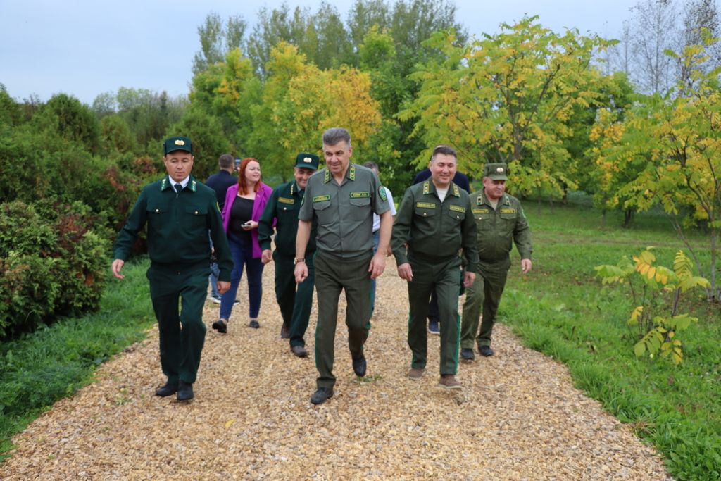 Лесхозга Беларусь Республикасы урманчылары  килде