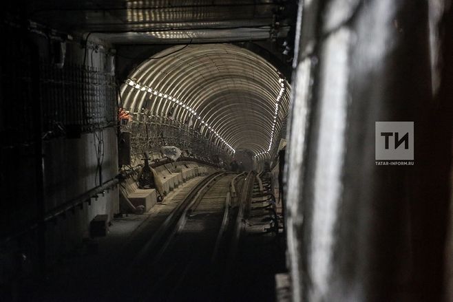 Казаннда Имәнлек метро станциясендә сынау поездын йөртеп караганнар