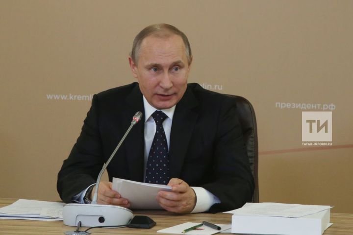 Владимир Путин пенсия системасына үзгәрешләр кертү турында законны имзалады