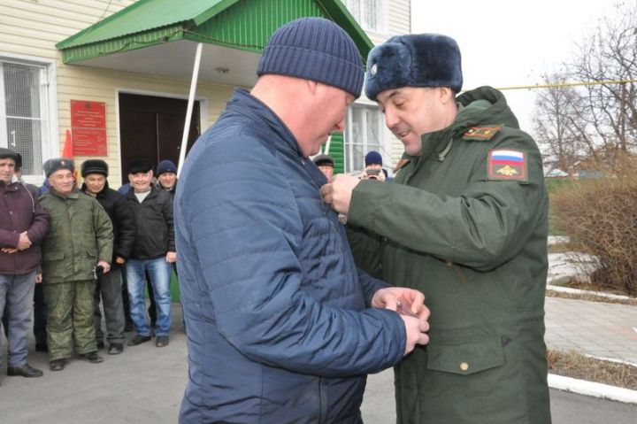 Саба  ракетачылар  һәм  артиллеристлары митингка чыкты