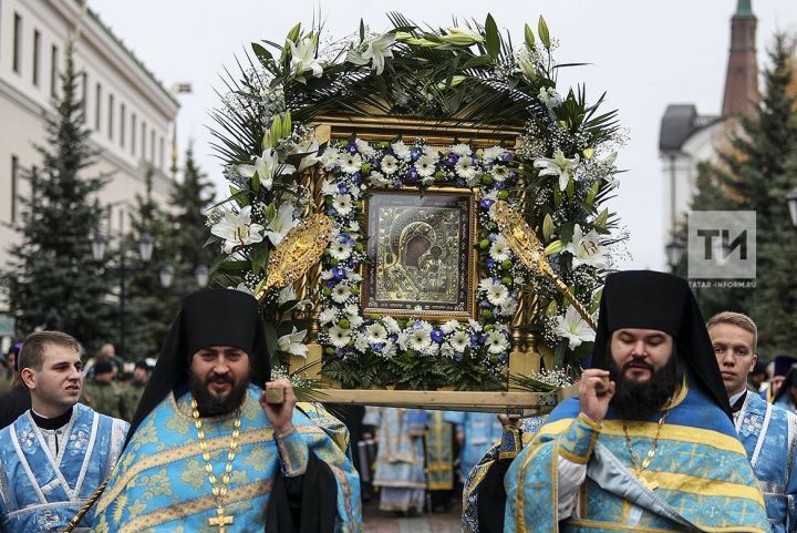 Татарстанда Казан Изге Ана иконасы хөрмәтенә хач йөреше узды