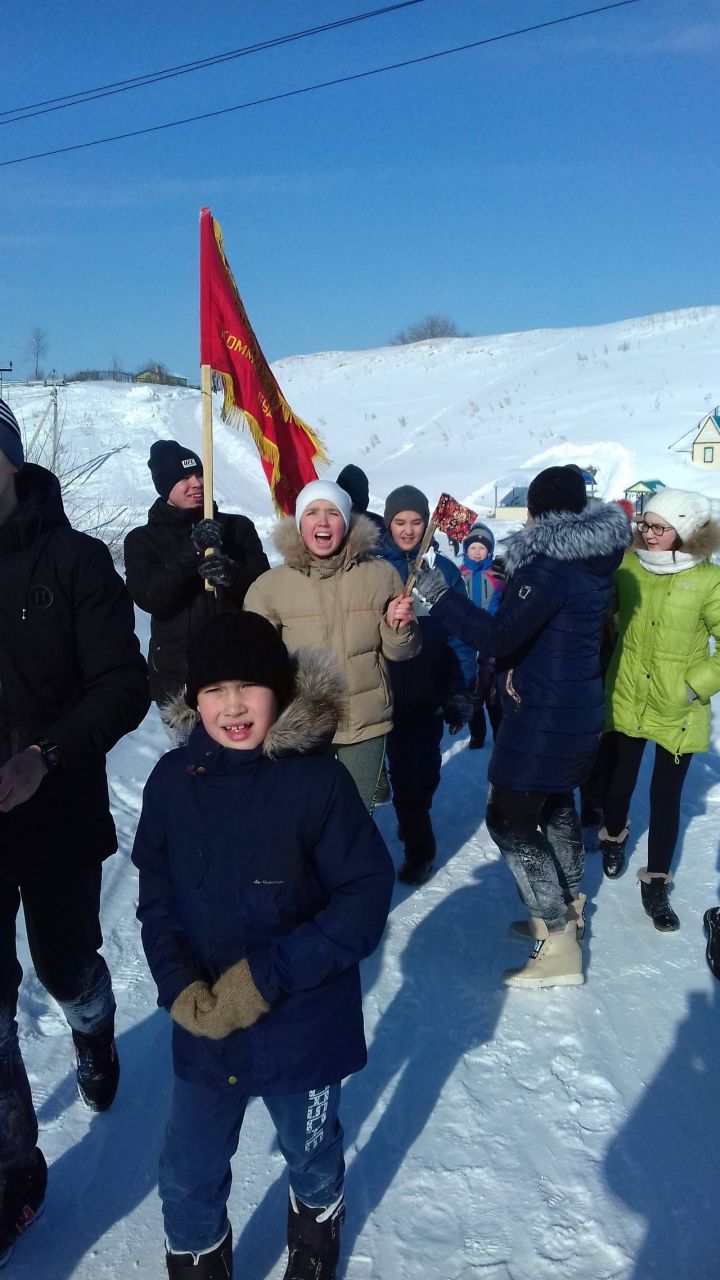 Югары Симет урта мәктәбендә Ватанны саклаучылар көне уңаеннан "Аҗаган" хәрби-спорт уены