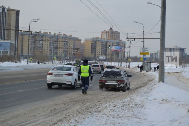 Казанда автоинспекторлар тонировкалы автомобильләрне туктата