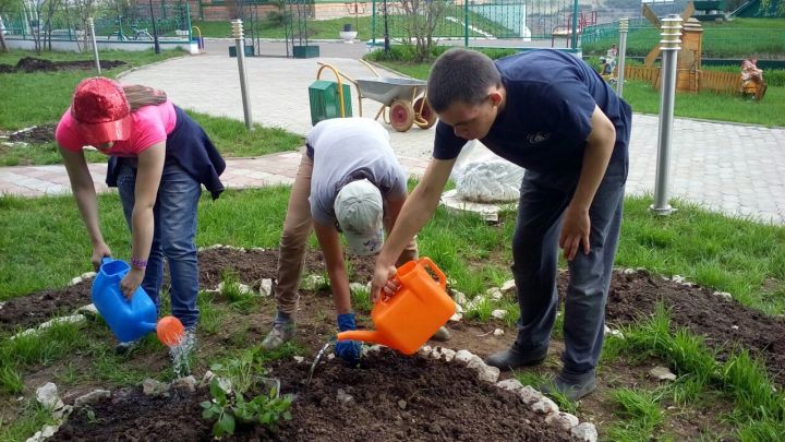 “Минем яраткан чәчәгем” - Югары Утар акылга зәгыйфь балалар йорты