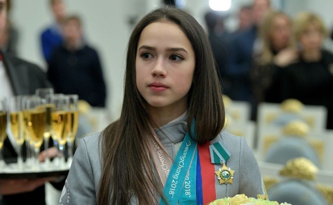 Европа чемпионатында кыска программадан соң, Алинә Заһитова лидер булды