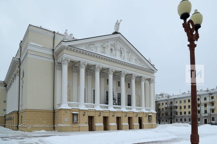 Җәлил театрында артистны буе кыска булу сәбәпле эштән җибәрүне аңлатудан баш тарттылар