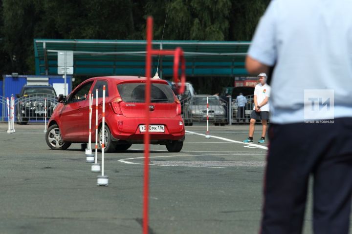 ЮХИДИ машина йөртү таныклыгы алу өчен имтихан тапшыру кагыйдәләрен үзгәртергә планлаштыра