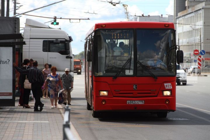 Казанда 92 яшьлек әби, автобуста егылып, төрле тән җәрәхәтләре алган