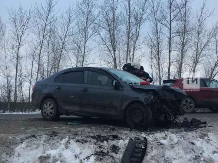 Лаеш районында авариядә унбиш яшьлек кыз һәм дүрт олы кеше зыян күргән