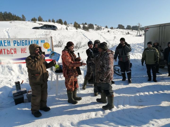 Юлбат  күлендә Нургали Хафизов  истәлегенә үткәрелгән  балыкчылар  ярышы