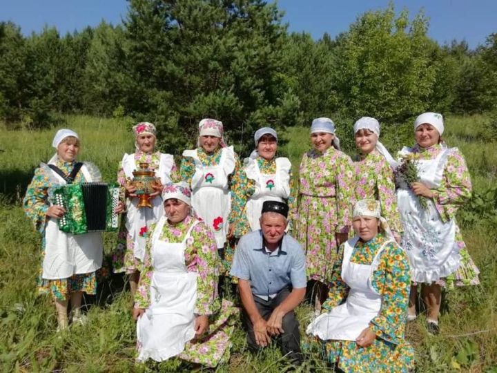 "Урманга барыйк әле, себерке бәйлик әле"