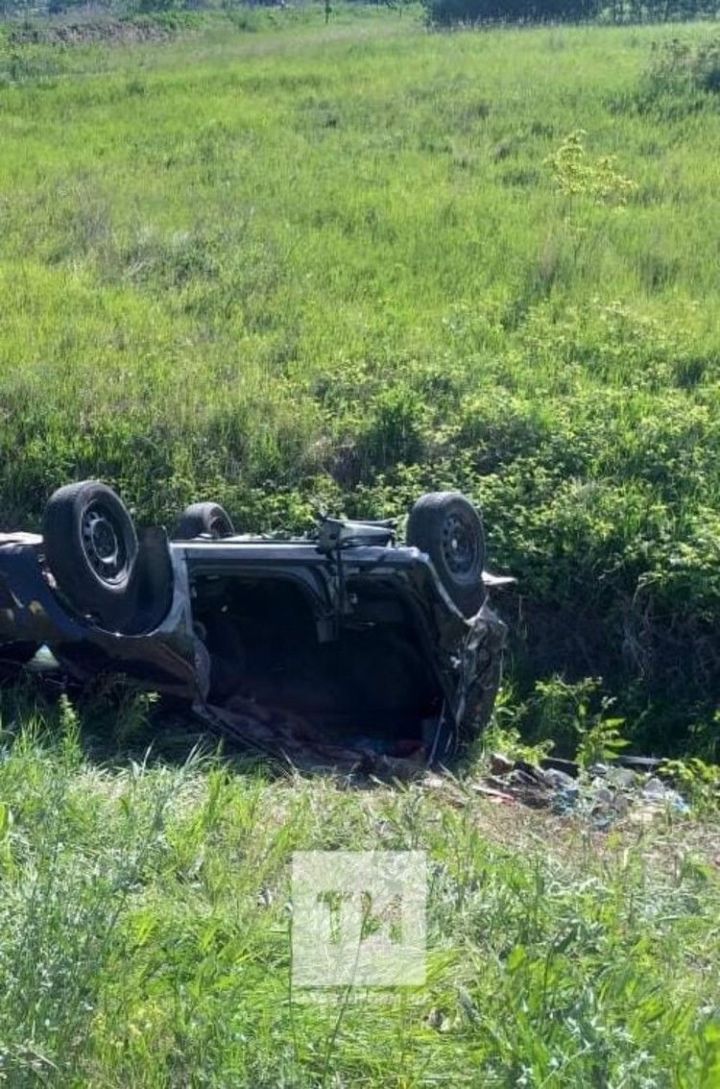 Югары Ослан районында авариягә юлыккан үсмерләр машинаны дусларыннан урлаган булган