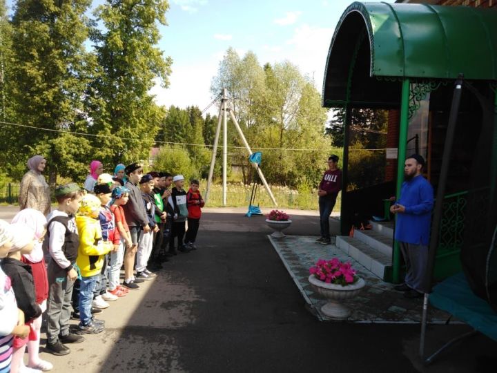 Лесхоз бистәсенең “Нургали” мәчете каршында балалар өчен мөселман лагере эшли башлады