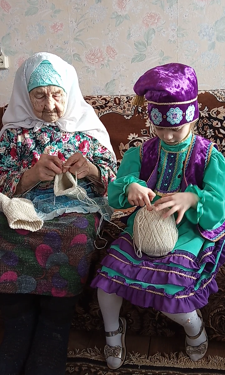 «Әбиле-бабайлы балачак» бәйгесе: Маликова Алисә