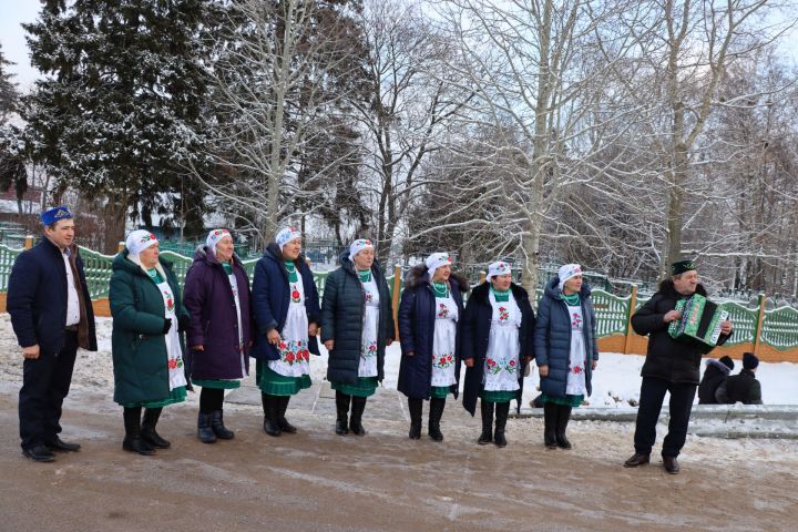 Кече Кибәчедә чишмә  ачу тантанасы булды