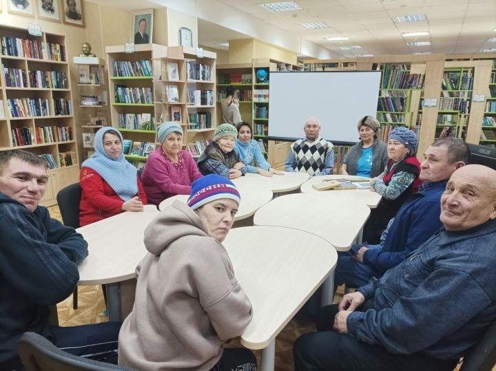 Автоном коммерцияле булмаган «Балкыш»-(Сияние) тернәкләндерү үзәгендә Тәлгат Нәҗмиев исемендәге Шэмэрдэн китапханәседә әдәби сәгать