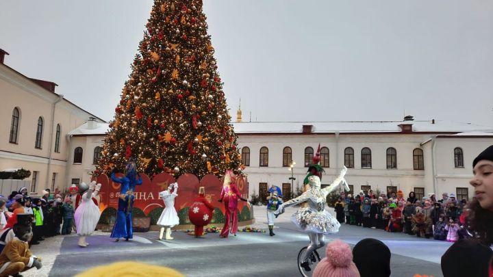 Кремль Чыршысында булдылар