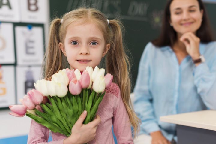 1нче сентябрьгә нинди чәчәкләр алып барырга ярамый?