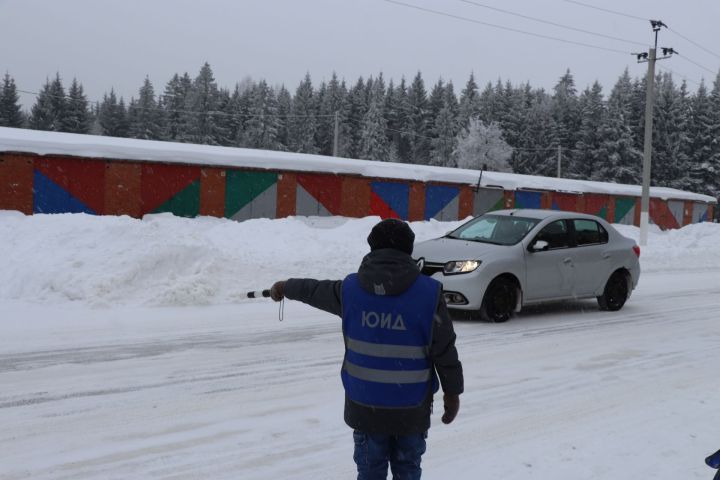 Балаларның юл-транспорт һәлакәтләрендә им­гә­­нүләренә каршы профилактик чара үткәрелә