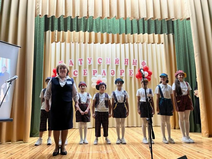 Юлбатта узган «Тату сыйныф серләре» бәйгесендә өч мәктәпнең ата-аналар комитеты катнашты