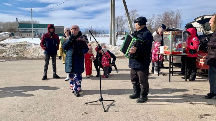 Коймак белән чәй эчтеләр, пылау белән сыйландылар