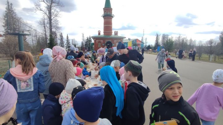 Лесхозда Рамазан гаете көнне балалар өчен бәйрәм оештырылды