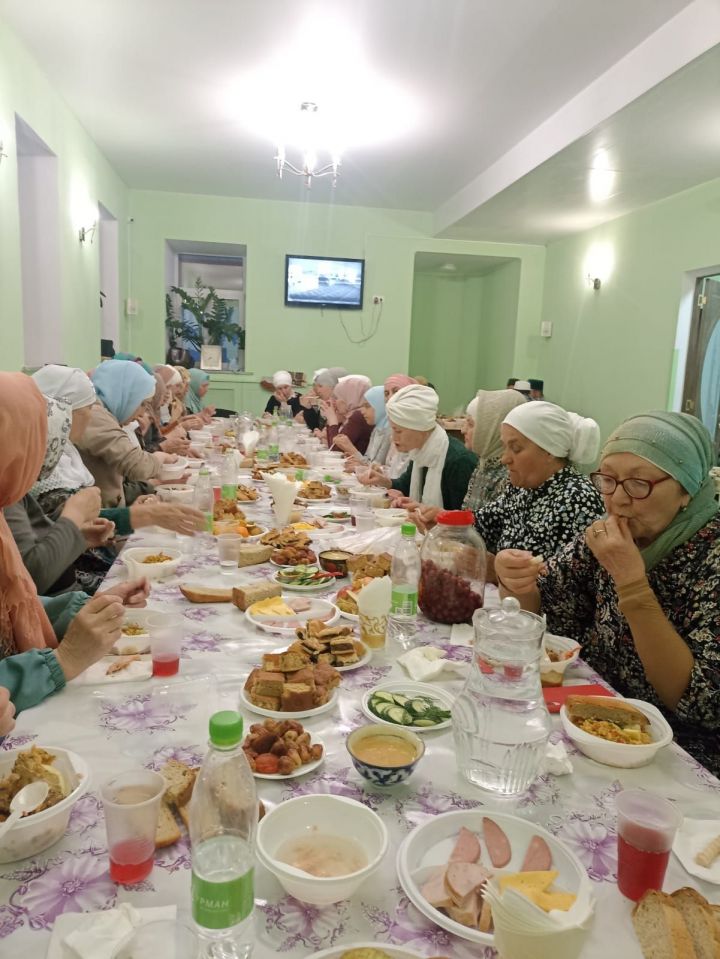 Саба районы мөхтәсибәте ифтарлар үткәрүдә булышкан волонтерлар өчен мәҗлес оештырды