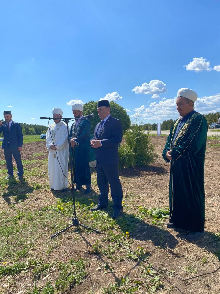 Саба эшмәкәре Гөлнара Галимова әнисенең туган авылында мәчет салдыра